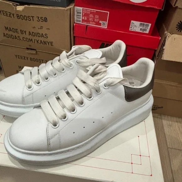 Designer Alexander Mcqueen sneakers